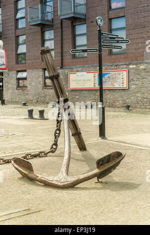 Les navires d'une ancre à Wapping Quai Maritime Heritage Centre au port flottant à Bristol, Angleterre, Royaume-Uni Banque D'Images