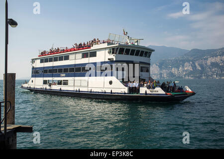 Brescia, ferry sur le lac de Garde, Italie Banque D'Images