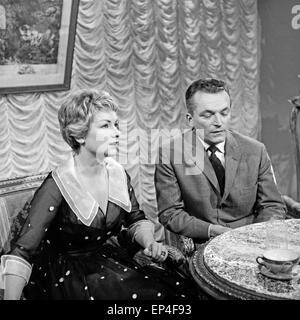 Ruth Leuwerik Deutsche Schauspielerin in einer Szen, Deutschland 1960 er Jahre. L'actrice allemande Ruth Leuwerik dans un téléfilm s Banque D'Images