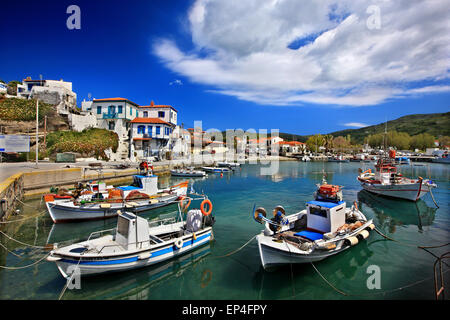 Le port pittoresque d''Agios Efstratios ('Ai Stratis'), l'île Nord Egée, Grèce. Banque D'Images