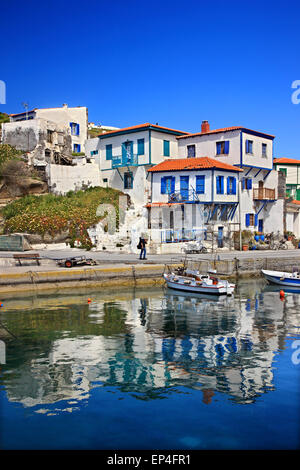 Le port pittoresque d''Agios Efstratios ('Ai Stratis'), l'île Nord Egée, Grèce. Banque D'Images