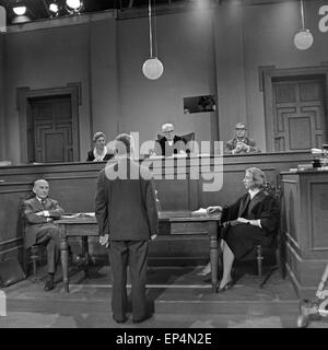 Fernsehgericht Fernsehserie Das tagt, Deutschland, 1961 - 1978, Folge : Kindesentführung, Deutschland 1960 er Jahre. Banque D'Images