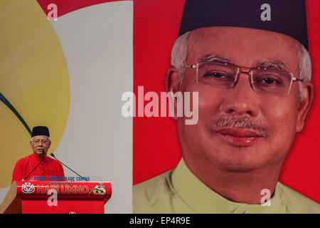 11 mai 2015 - Kuala Lumpur, Malaisie - Le Premier Ministre malaisien Najib Razak s'adressant aux délégués lors de son discours à la Malaisie est parti au United Malays National Organisation (UMNO) au cours de la célébration de l'anniversaire à Kuala Lumpur. (Crédit Image : © Hafiz Sohaimi ZUMAPRESS.com)/ZUMA/fil Banque D'Images