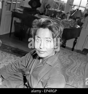 Deutsche Schauspielerin Hannelore Schroth, Deutschland 1960 er Jahre. L'actrice allemande Hannelore Schroth, Allemagne 1960. Banque D'Images