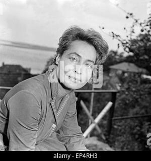Deutsche Schauspielerin Hannelore Schroth, Deutschland 1960 er Jahre. L'actrice allemande Hannelore Schroth, Allemagne 1960. Banque D'Images