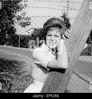 Deutsche Schauspielerin Katrin Schaake, Deutschland 1960 er Jahre. L'actrice allemande Katrin Schaake, l'Allemagne des années 1960. Banque D'Images