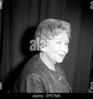 Deutsche Schauspielerin und Operettensängerin Trude Hesterberg à Hamburg, Deutschland 1960 er Jahre. L'actrice allemande et oper Banque D'Images