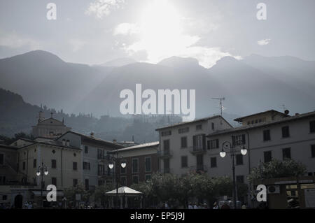 Spectaculaire vue du Monte Baldo Malcesine, derrière le Lac de Garde, Italie Banque D'Images