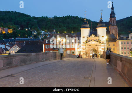 Alte Brucke avec le Haspeltor Tower Gateway, Heidelberg, Bade-Wurtemberg, Allemagne Banque D'Images