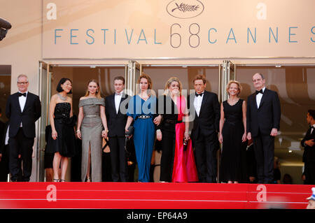 Thierry Fremaux, Fleur Pellerin, Sara Forestier, Rod Paradot, Emmanuelle Bercot, Catherine Deneuve, Benoît Magimel, Frédérique Bredin et Pierre Lescure participant à la soirée d'ouverture avec la première de 'la tete haute / Standing Tall' à la 68e Festival de Cannes le 13 mai, 2015 Banque D'Images