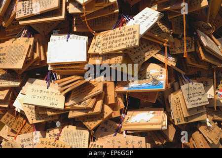 Proposé EMAS, plaques de souhaits en bois au Temple Sensoji Banque D'Images