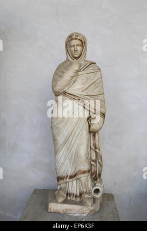 Femme romaine. Statue. À partir de Rome. Musée National Romain. Thermes de Dioclétien. Rome. L'Italie. Banque D'Images