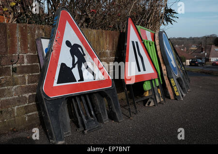 Divers signes de travaux routiers Banque D'Images