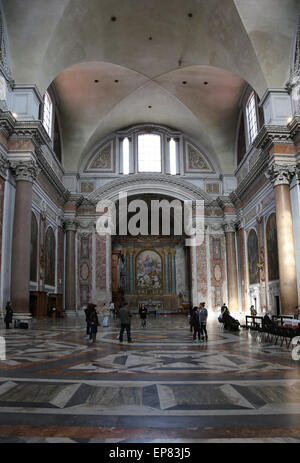 L'Italie. Rome. Basilique de Sainte Marie des Anges et des Martyrs construit à l'intérieur des thermes de Dioclétien. Banque D'Images