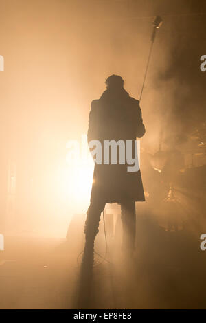 Madison, Wisconsin, USA. 12 mai, 2015. MARILYN Manson Singer il se produit avec son groupe au Orpheum Theatre de Madison, Wisconsin © Daniel DeSlover/ZUMA/Alamy Fil Live News Banque D'Images