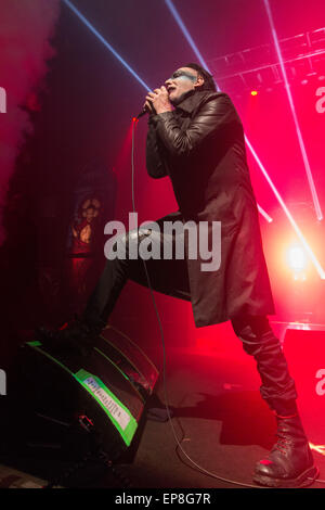 Madison, Wisconsin, USA. 12 mai, 2015. MARILYN Manson Singer il se produit avec son groupe au Orpheum Theatre de Madison, Wisconsin © Daniel DeSlover/ZUMA/Alamy Fil Live News Banque D'Images