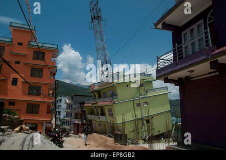 Le Népal, Dolakha. 15 mai, 2015. Les maisons sont vu endommagé par la région touchée par le séisme, Dolakha dans environ 150 km de Katmandou, Népal, 15 mai 2015. Le nombre de morts dans un nouveau séisme puissant qui a secoué le Népal le mardi a grimpé à 117 et autour de 2, 760 autres blessés, la police du Népal a dit dans sa dernière mise à jour le Vendredi. Credit : Pratap Thapa/Xinhua/Alamy Live News Banque D'Images