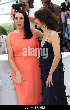 Cannes, France. 13 mai, 2015. CANNES, FRANCE - 13 MAI : Rossy de Palma, Sophie Marceau assister à la photocall du jury au cours de la 68e assemblée annuelle du Festival du Film de Cannes le 13 mai 2015 à Cannes, France. (Photo de Antonio Barros)/photo alliance © dpa/Alamy Live News Banque D'Images