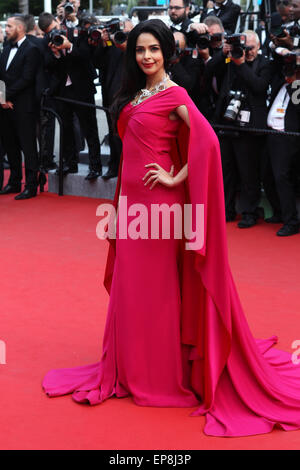 Cannes, France. 14 mai, 2015. CANNES, FRANCE - 14 MAI : Mallika Sherawat assiste à la "Max : Fury Road' Premiere annuelle lors de la 68e Festival de Cannes le 14 mai 2015 à Cannes, France. (Photo de Antonio Barros)/photo alliance © dpa/Alamy Live News Banque D'Images