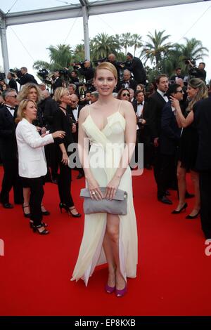 L'actrice hongroise Andrea Osvart producteur et assiste à la première de Mad Max : Fury Road à la 68e Assemblée annuelle du Festival du Film de Cannes au Palais des Festivals de Cannes, France, le 14 mai 2015. Photo : Hubert Boesl /dpa - PAS DE FIL - SERVICE Banque D'Images