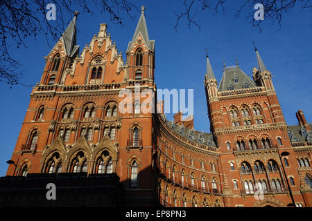 L'extérieur de la gare internationale St Pancras, Londres Banque D'Images