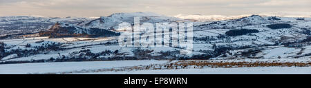 Vue panoramique sur les blattes de l'Morridge, parc national de Peak District, Staffordshire, Angleterre Banque D'Images