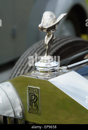 Rolls Royce Spirit of Ecstasy et Logo sur Vintage Car Banque D'Images