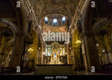 Vue de la nef, la cathédrale métropolitaine de Santiago (Catedral Metropolitana de Santiago), Plaza de Armas, Santiago, Chili Banque D'Images