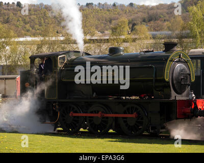 Vintage locomotive vapeur Seigneur Phil au pic du patrimoine ferroviaire, chemin de fer à vapeur station Rowsley,près de Matlock, Derbyshire, Royaume-Uni. prises 01/05/ Banque D'Images