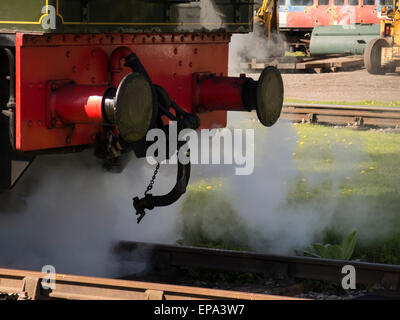 Vintage locomotive vapeur Seigneur Phil au pic du patrimoine ferroviaire, chemin de fer à vapeur station Rowsley,près de Matlock, Derbyshire, Royaume-Uni. prises 01/05/ Banque D'Images