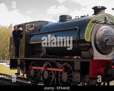 Vintage locomotive vapeur Seigneur Phil au pic du patrimoine ferroviaire, chemin de fer à vapeur station Rowsley,près de Matlock, Derbyshire, Royaume-Uni. prises 01/05/ Banque D'Images