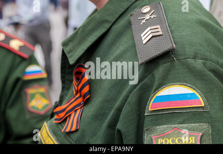 Chevron sur le manchon d'uniformes de l'armée russe Banque D'Images