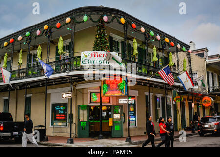 L'Île Tavern sur Bourbon Street au coeur du quartier français à la Nouvelle-Orléans, LA MAISON est de la Grenade à main Banque D'Images