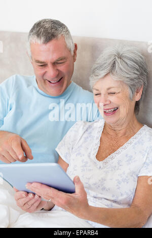 Senior couple in bed Banque D'Images