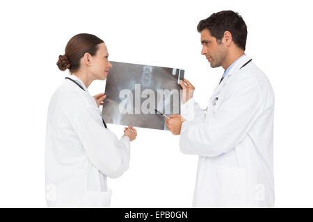 Two Doctors analysing an xray together Banque D'Images