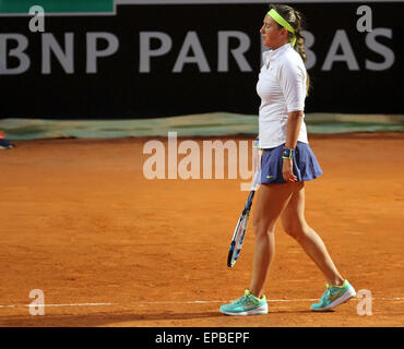 Rome, Italie. 15 mai, 2015. Victoria Azarenka du Bélarus réagit au cours du match contre Maria Sharapova en quart de la Russie WTA Tennis Open tournoi au Foro Italico, le 15 mai 2015 à Rome. Credit : Andrea Spinelli/Alamy Live News Banque D'Images