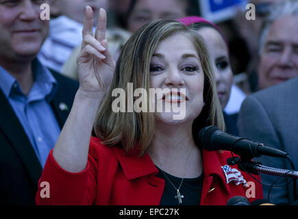 Santa Ana, Californie, États-Unis d'Amérique. 14 mai, 2015. Lorena Sanchez annonce sa candidature pour le Sénat s'exécuter pour réussir Sen.Barbara Boxer aujourd'hui jeudi 14 mai 2015 © ARORIZO .ARMANDO Armando/Arorizo Prensa Internacional/ZUMA/Alamy Fil Live News Banque D'Images