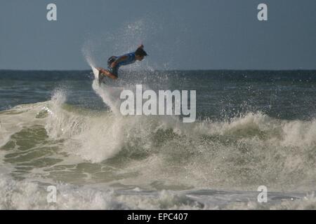 Rio de Janeiro, Brésil. 15 mai, 2015. Ítalo Ferreira (BRA) au cours du cycle 3 du WCT Pro 2015 Rio Oi à Barra da Tijuca. Il a défait le Nat Young (USA) Crédit : Maria Adelaide Silva/Alamy Live News Banque D'Images