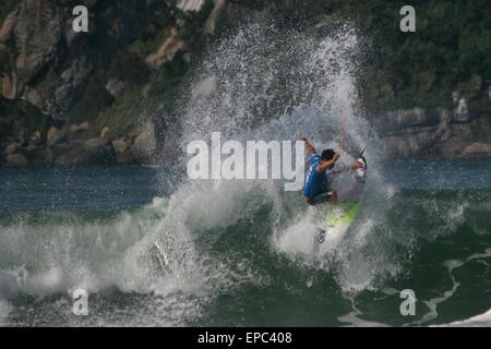 Rio de Janeiro, Brésil. 15 mai, 2015. Ítalo Ferreira (BRA) au cours du cycle 3 du WCT Pro 2015 Rio Oi à Barra da Tijuca. Il a défait le Nat Young (USA) Crédit : Maria Adelaide Silva/Alamy Live News Banque D'Images