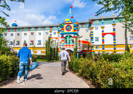 Entrée de l'hôtel Legoland, Legoland Windsor, London, Angleterre, Royaume-Uni. Banque D'Images