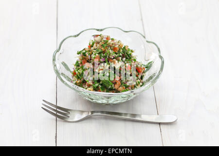 Le taboulé taboulé, salade, persil, une cuisine du Moyen-Orient Banque D'Images