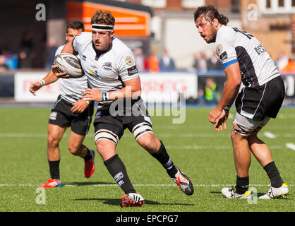 Cardiff, Pays de Galles. 16 mai, 2015. Guinness Pro12. Cardiff Blues versus zèbre. La Zèbre Andrea Lovotti sur l'attaque. Credit : Action Plus Sport/Alamy Live News Banque D'Images