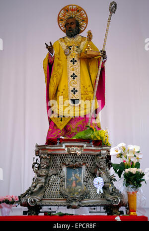 Statue de Saint Nicholas exposées sur la place, Bari, Pouilles, Italie Banque D'Images