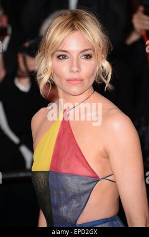 Cannes, France. 14 mai, 2015. CANNES, FRANCE - 16 MAI : Sienna Miller assiste à la "mer d'arbres" Premiere annuelle lors de la 68e Festival de Cannes le 16 mai 2015 à Cannes, France Crédit : Frederick Injimbert/ZUMA/Alamy Fil Live News Banque D'Images