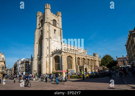 Grand St Mary's Church, également Eglise St Mary the Great est l'église de l'Université de Cambridge et est situé dans le centre-ville Banque D'Images