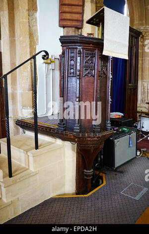 La Chaire dans l'église St Mary Rushden Northamptonshire UK Banque D'Images