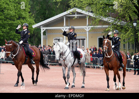 Oslo, Norvège. 17 mai, 2015. La Norvège est une femelle inscrivez-vous rangers parade marquant le jour de l'indépendance du pays à Oslo, Norvège, le 17 mai 2015. © Liang Youchang/Xinhua/Alamy Live News Banque D'Images