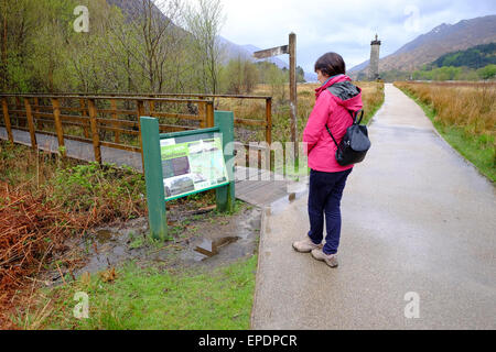 Ecosse : le Glenfinnan Monument situé sur la route entre Fort William et Mallaig Banque D'Images