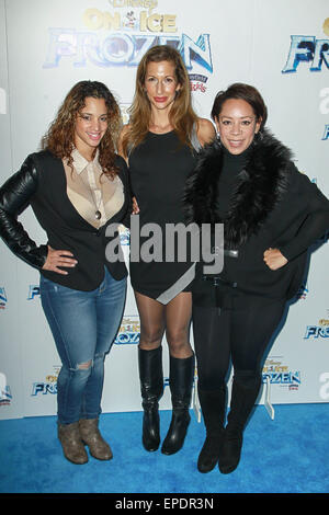 Disney On Ice présente d''congelé : Dascha Polanco, Selinis Levya et Alysia Reiner Où : New York, New York, United States Quand : 11 novembre 2014 Source : WENN.com Banque D'Images