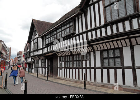 'The Greyfriars' maison & jardin, un bois blanc et noir sur la propriété de Friar Street, Worcester, Worcestershire, Royaume-Uni. Banque D'Images